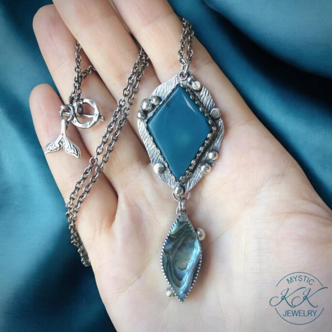 Queen of the Reef - Necklace - Image 2